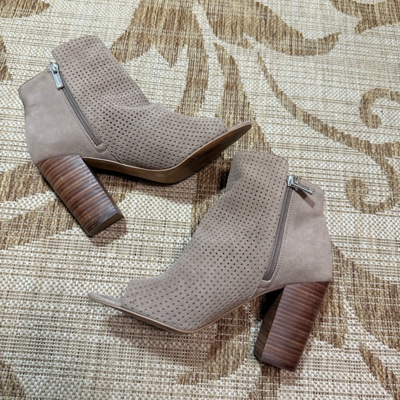 JESSICA SIMPSON nude / taupe ankle boot, zip side, open toe, size 9.5. Keris - Picture 6 of 11